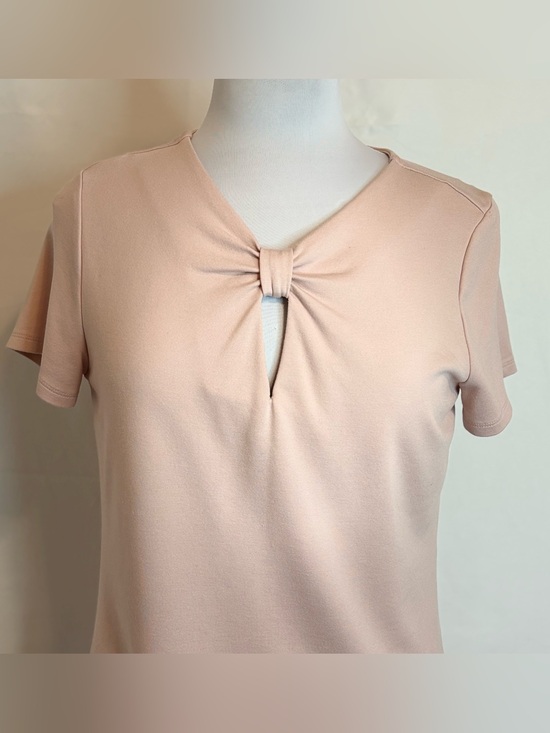 Liz Claiborne Tops - Liz Claiborne Blush Short Sleeve Knot-Front Tee